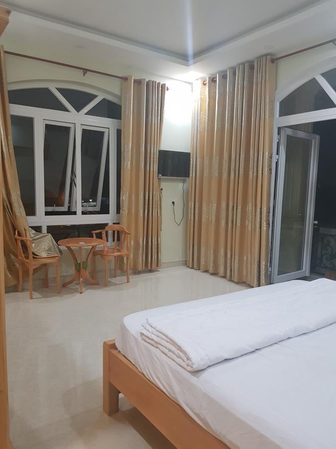 Dang Khách sạn *